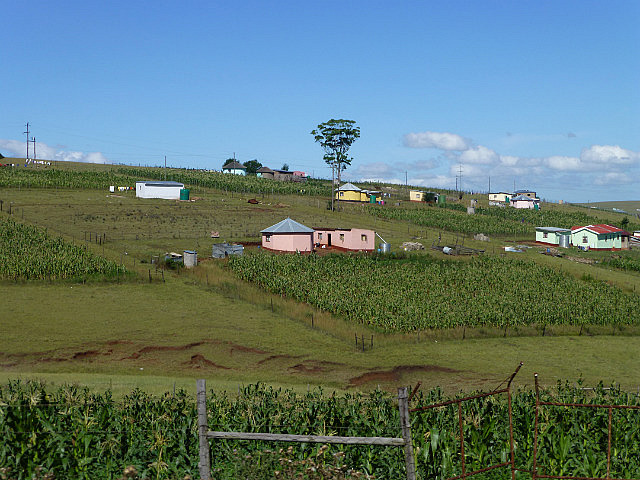 A rondavel adjacent to a rectangular structure