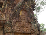 Benteay Srei - Krishna slaying Kamsa