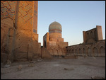 Golden glow of setting sun at Bibi Khanum mosque