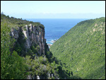 Peek at the sea from the top of the plateau