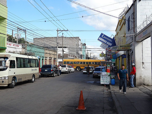 Comeyaguela street scene (chicken bus!)
