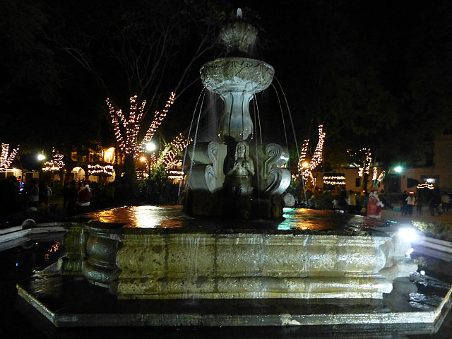 Fuente de las Sirenas, Parque Central
