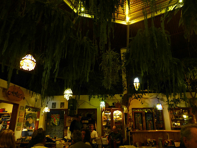 Las Chinitas restaurant (Indonesian), Pana