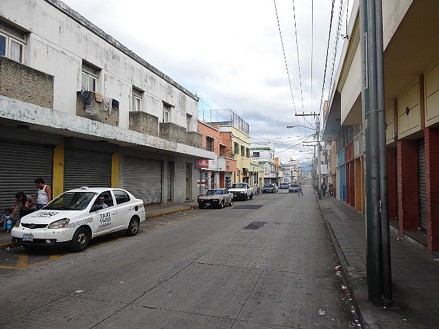 Little activity on cross-streets