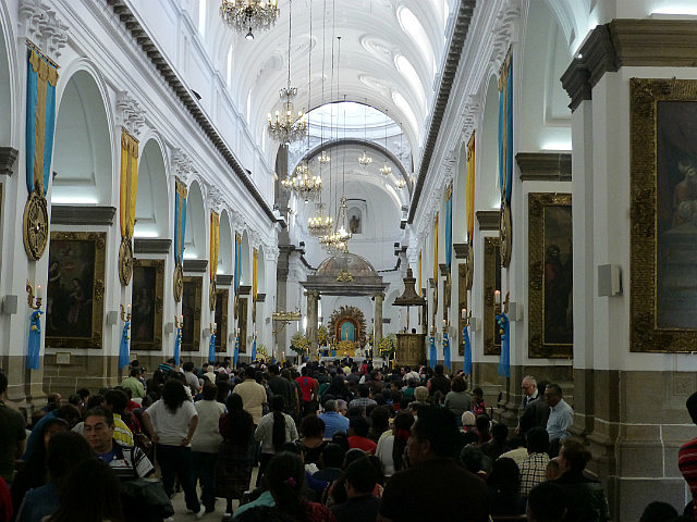 Service in progress at Catedral Metropolitana