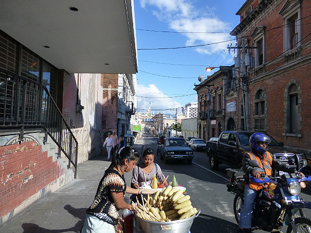 Steamed corn vendor