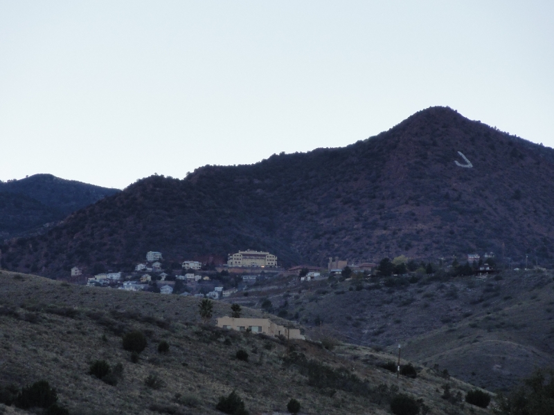 DSC02090.JPG - It was twilight when we reached Jerome, a town that is perched on the side of Cleopatra Hill. Named for mining financier Eugene Jerome, the town was born in 1882 when the United Verde Copper Company began operation.
