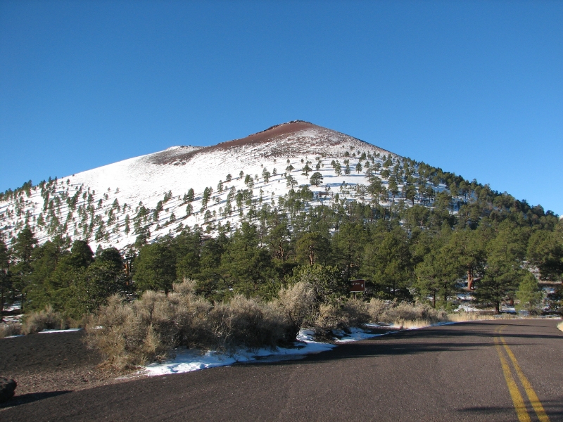 IMG_0837.JPG - Sunset crater cinder cone.