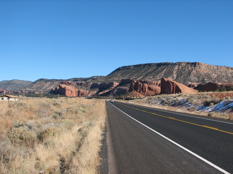 IMG_0933.JPG - Red rock formation, Indian Road 12 near Fort Defiance, AZ