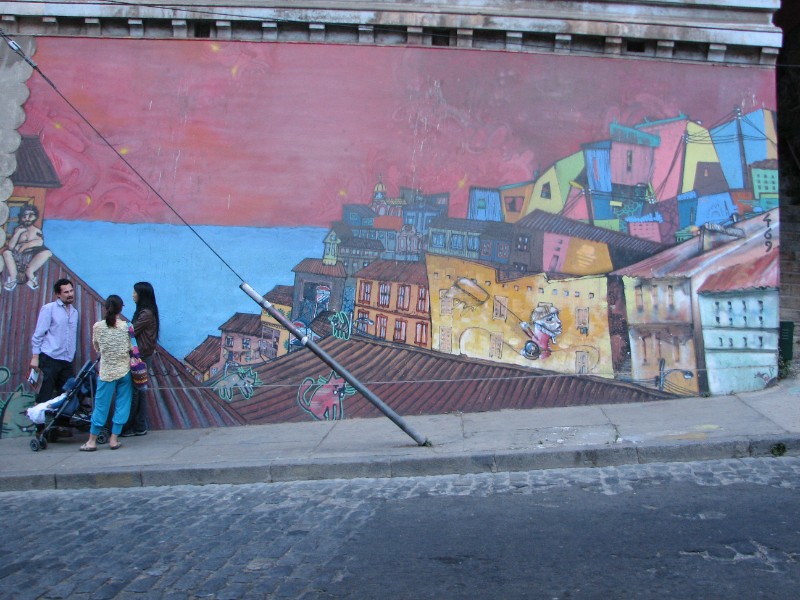 IMG_6493.JPG - Denizens around town seem to blend in with the murals.