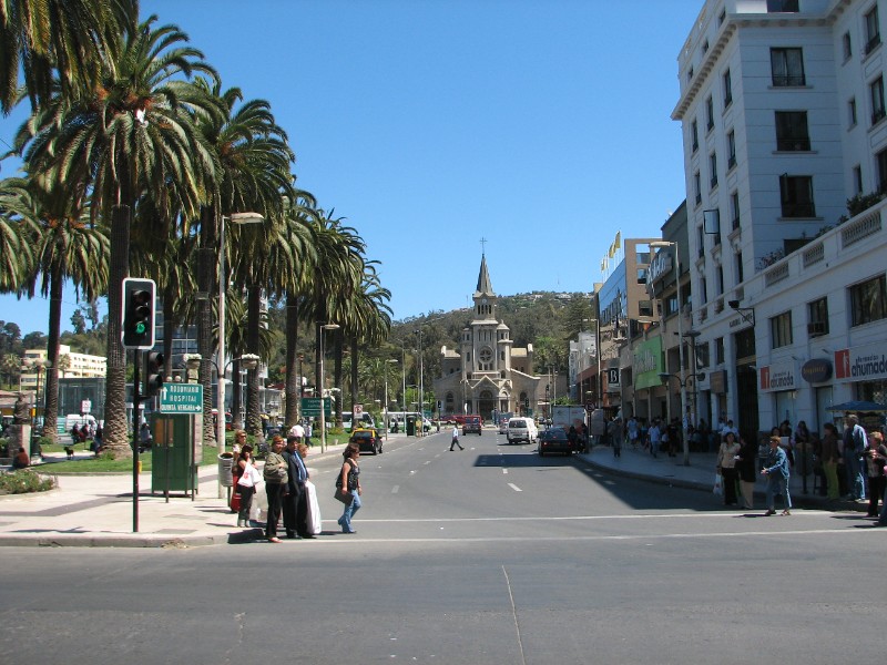 IMG_6515.JPG - The wide boulevards are landscaped with tropical palms.