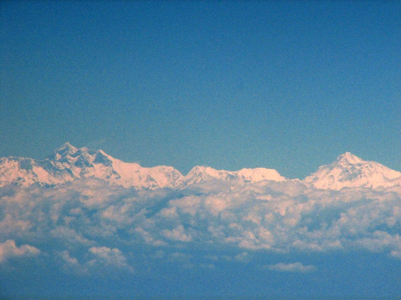 IMG_7923-Everest-Lhotse-Makalu.JPG - Everest (8850m/29035 ft.) and Lhotse (4th highest at 8516m/27940ft) at left and Makalu (5th highest at 8462m/27765ft)
