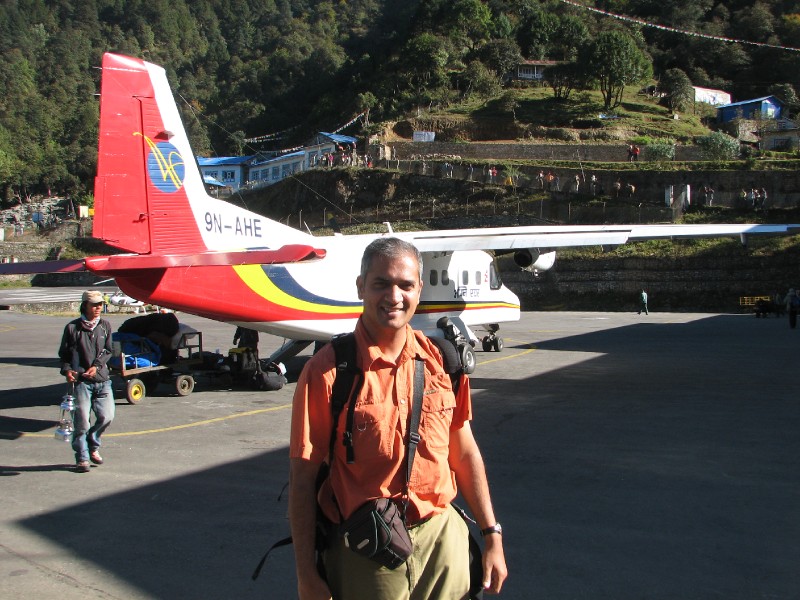 IMG_7997.JPG - Lukla airport: After landing