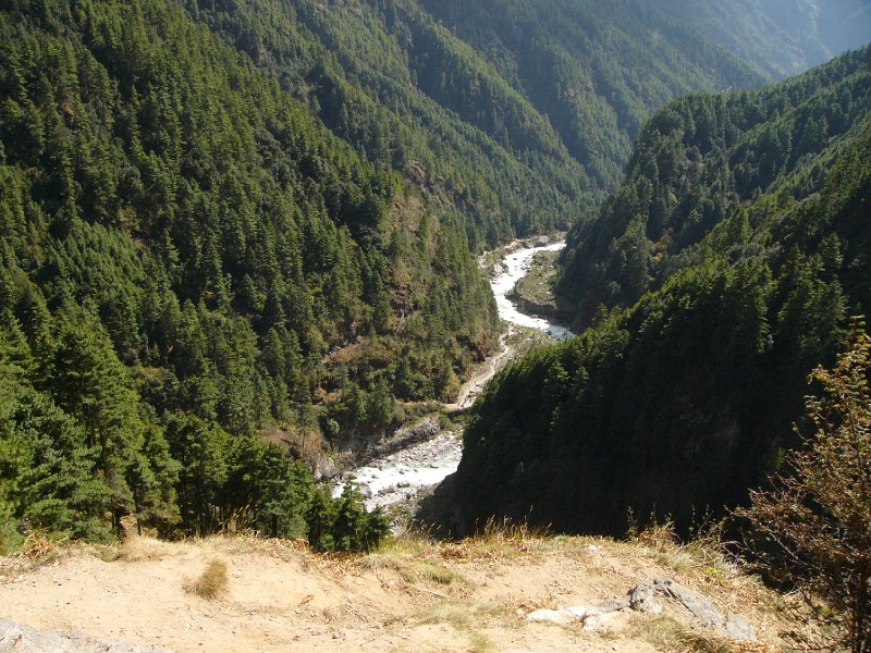 P1100452.JPG - Looking down at Dudh Kosi valley from the higher elevations on the trail.