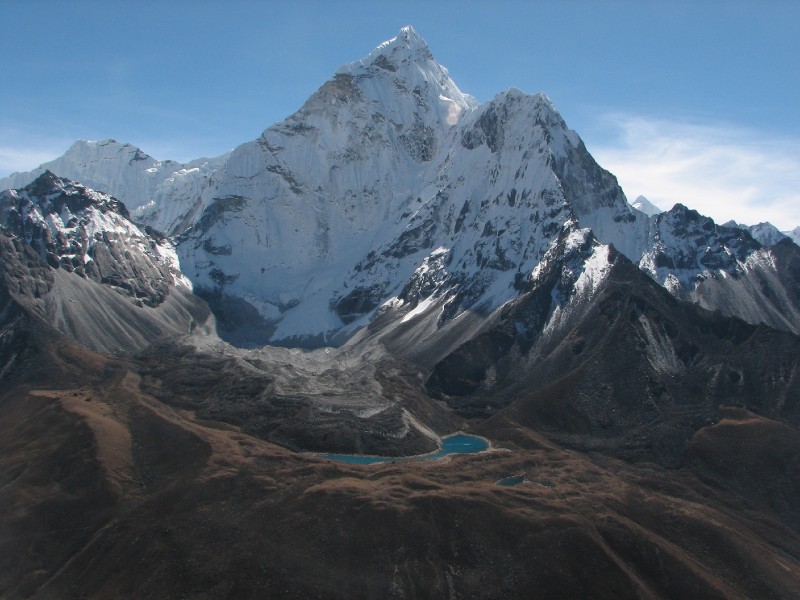 IMG_8207.JPG - The magnificent Ama Dablam with the blue lakes beneath.