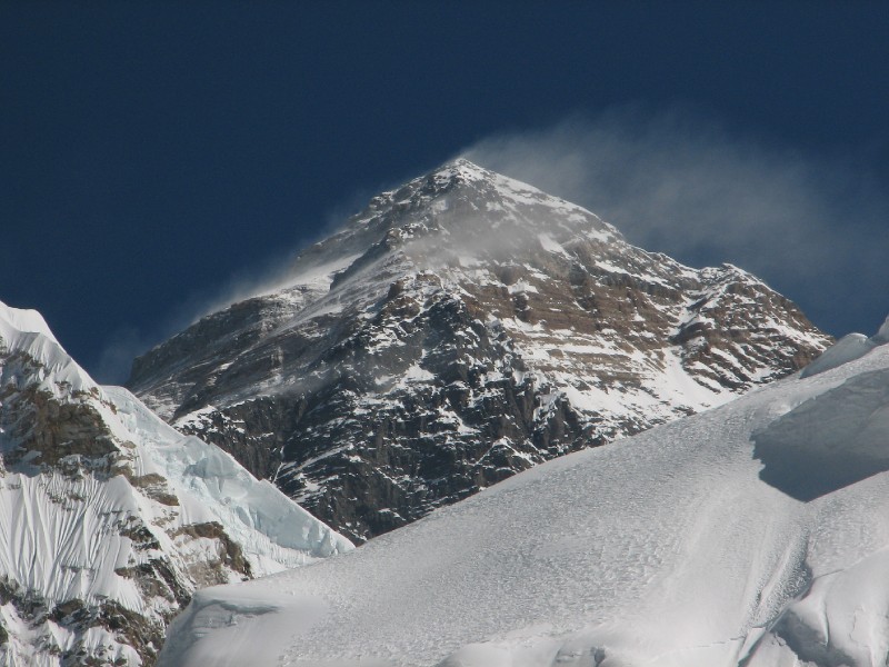 IMG_8267.jpg - The full power of the 12x zoom to get the maximum benefit from this stunning view. The winds blowing the snow off the face of Everest