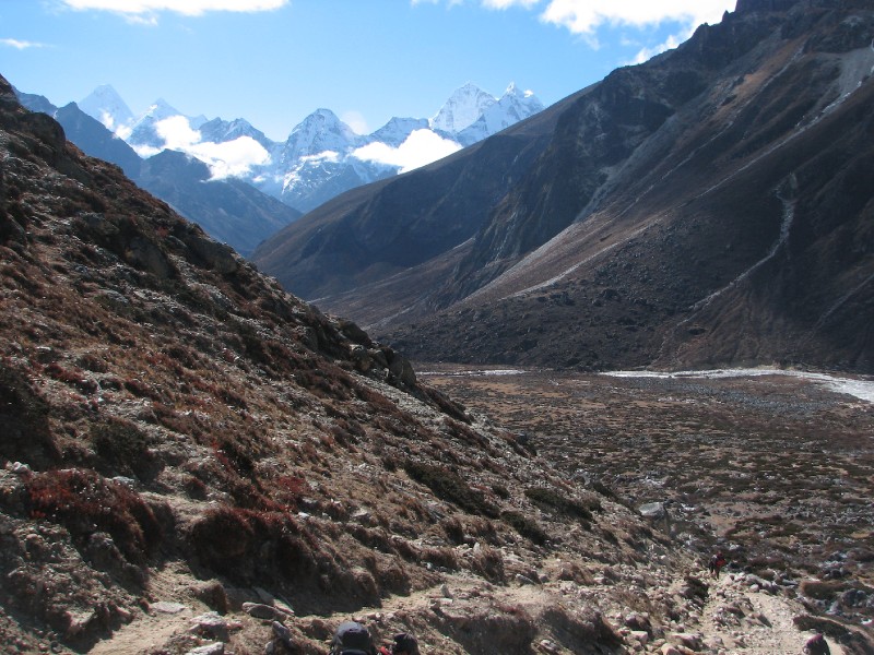 IMG_8348.jpg - The detour at Tughla. Taking the right fork down to the Khumbu Khola river bed. The trail continues on the floor till Pheriche (we took 45 mins to reach Pheriche)