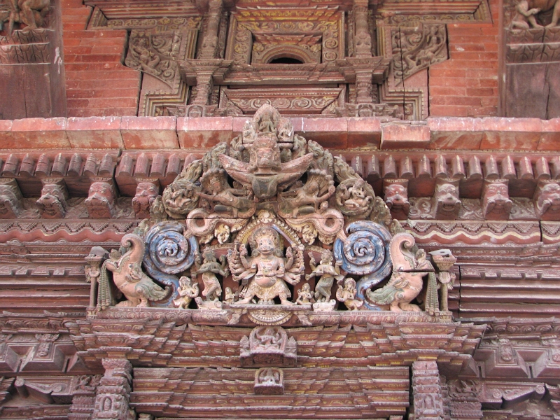 IMG_8468.JPG - Wood carving details at the entrance to the Jagannarayan Temple